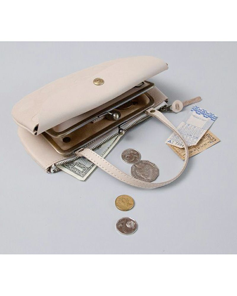 真ん中のがま口は小銭入れとして（がま口の色：バニラ）