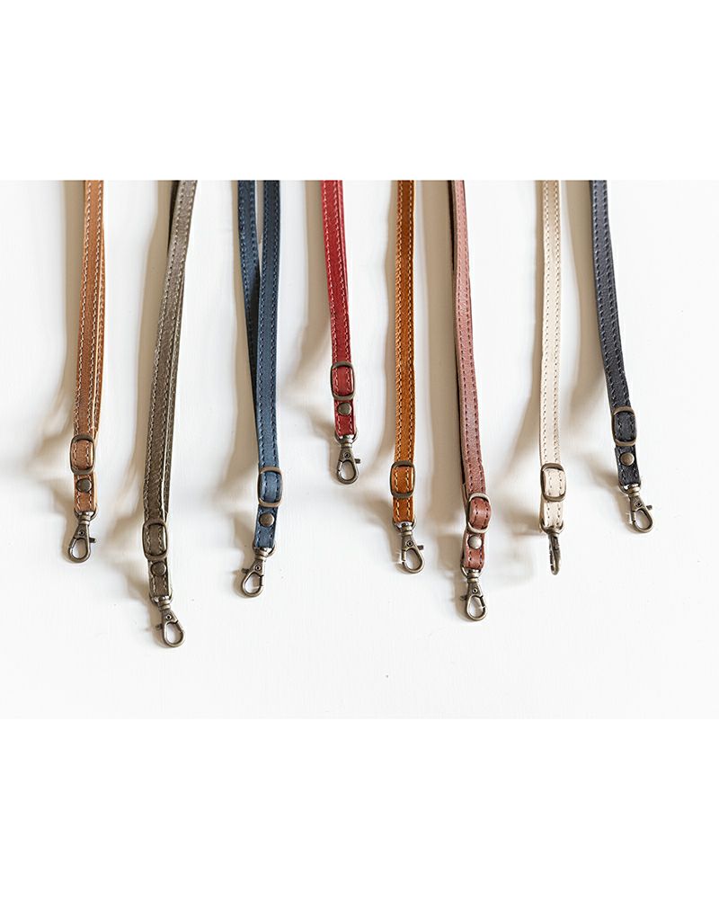 ストラップ・ショルダーの色：左から　アッシュグレー・オリーブグリーン・ネイビー・チェリーレッド・キャラメル・ダークブラウン・バニラ・ブラック