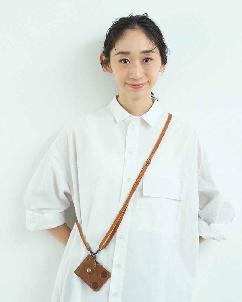 ストラップ・ショルダーの色：キャラメル