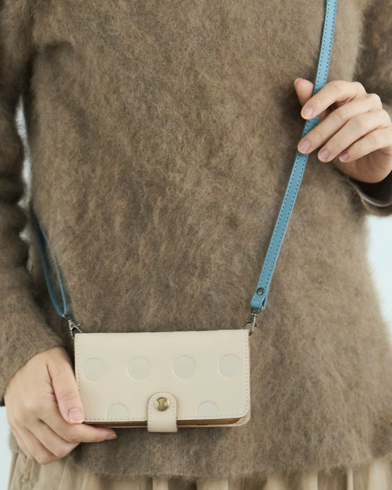 ストラップ・ショルダーの色：ソライロ