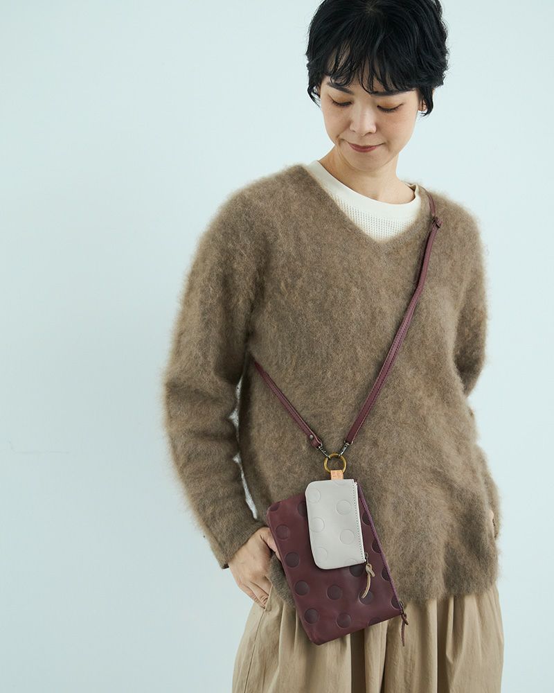 ストラップ・ショルダーの色：スミレ