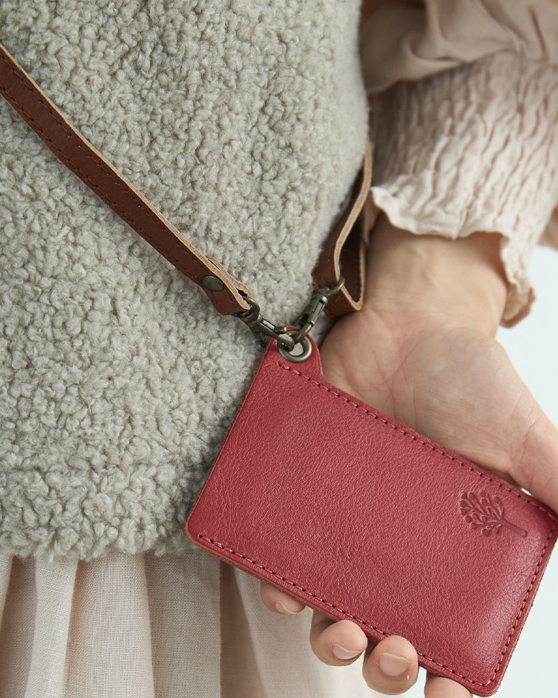 ストラップ・ショルダーの色：ダークブラウン