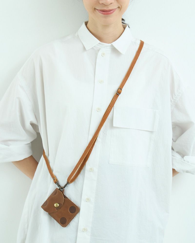 ストラップ・ショルダーの色：キャラメル