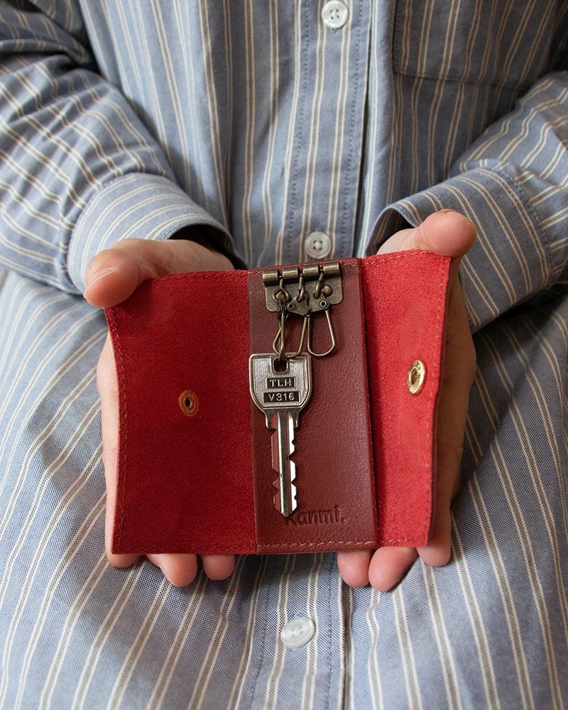 キーケースの色：チェリーレッド
