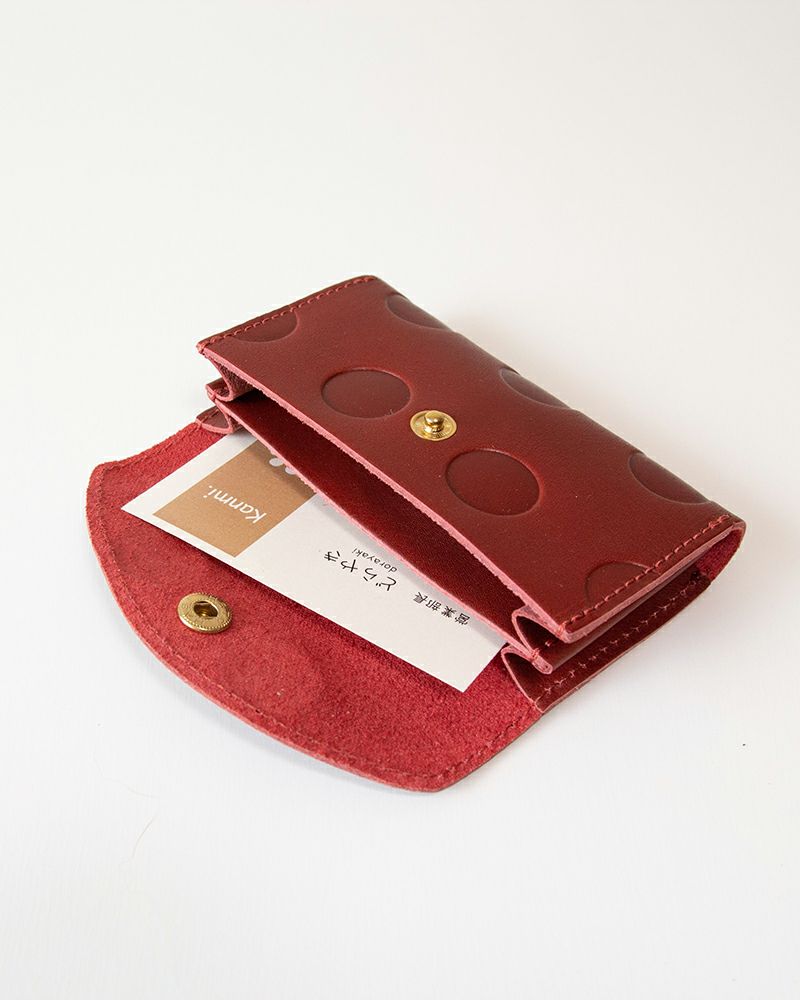 名刺などを2つの部屋にわけて収納できます／色：チェリーレッド