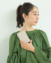 ポーチの色：クモリゾラ