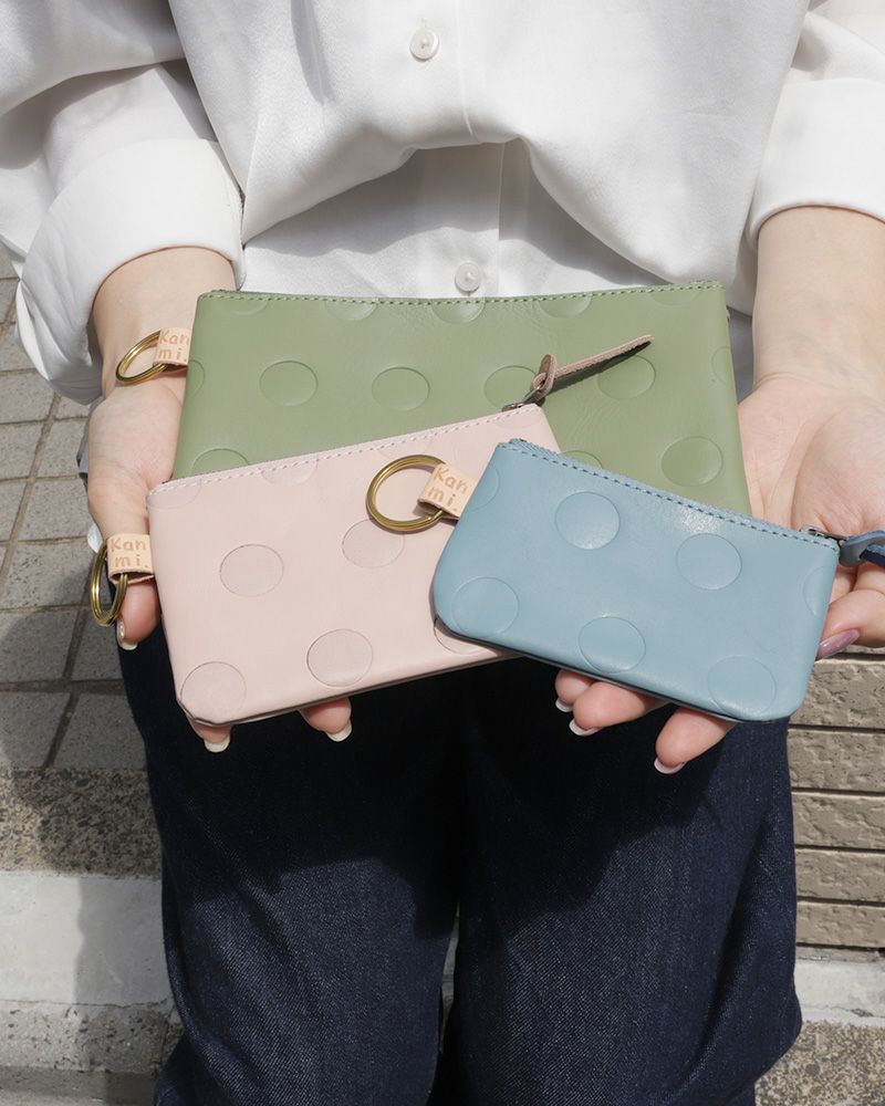 ポーチの色：手前から　ソライロ・ベビーピンク・リーフグリーン