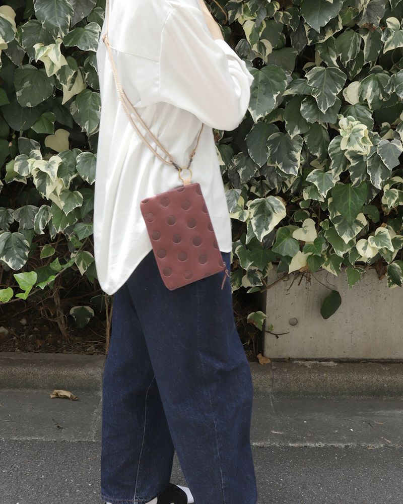 ポーチの色：スミレ