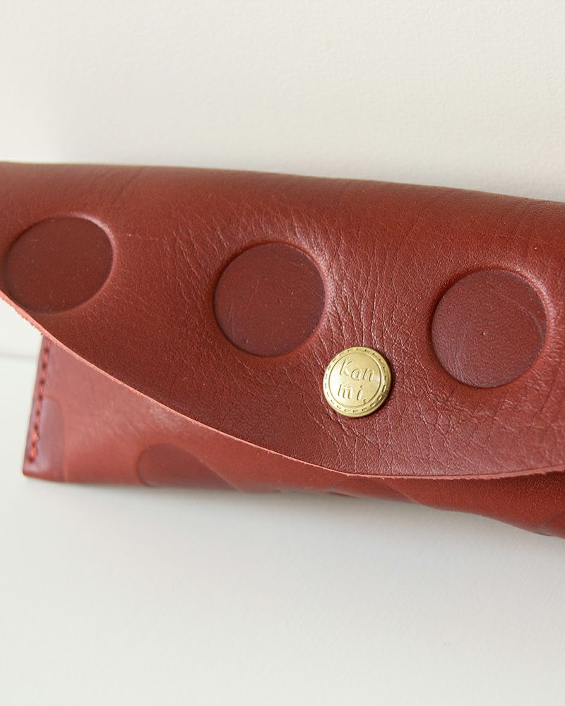 メガネケースの色：チェリーレッド