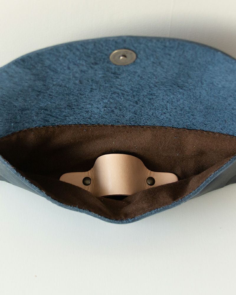 メガネケースの色：ネイビー