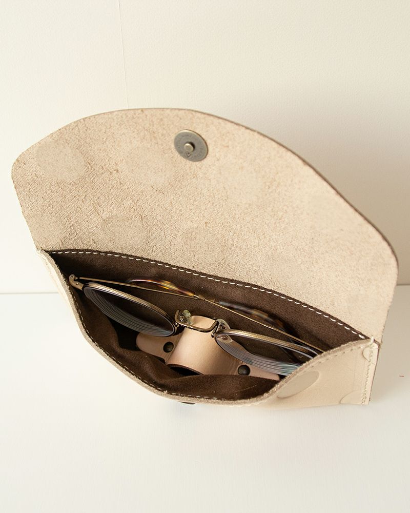 メガネケースの色：バニラ