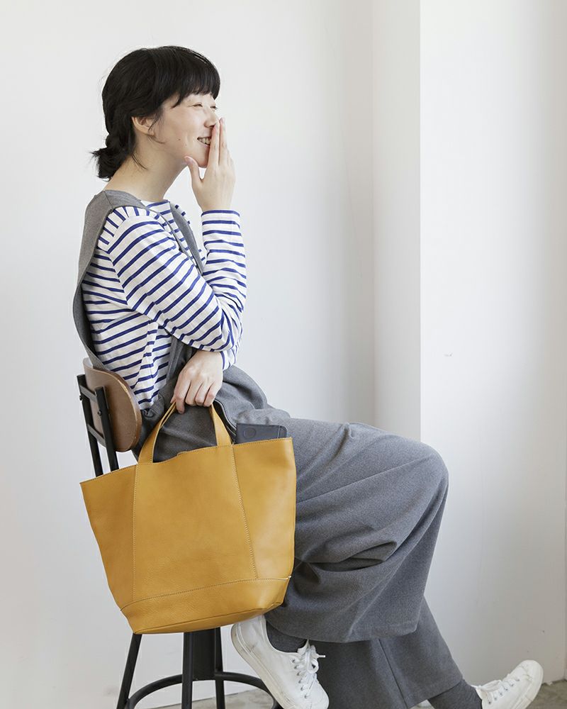 バッグの色：マスタード