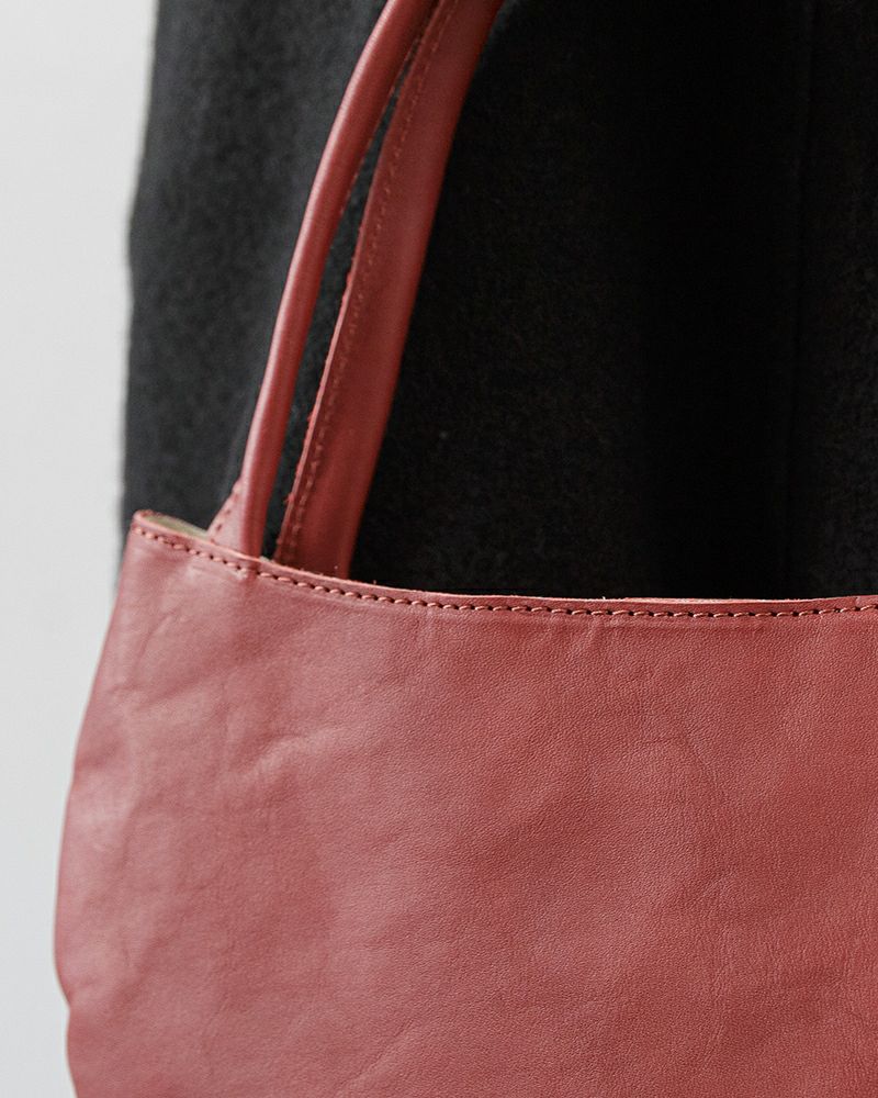 トートバッグの色：レッド