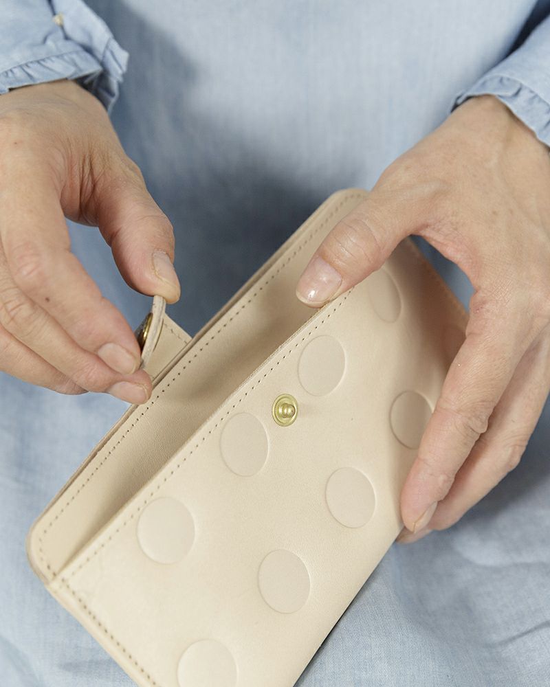 長財布の色：バニラ