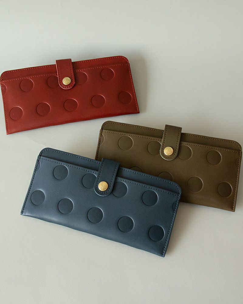 長財布の色：上から　チェリーレッド・オリーブグリーン・ネイビー