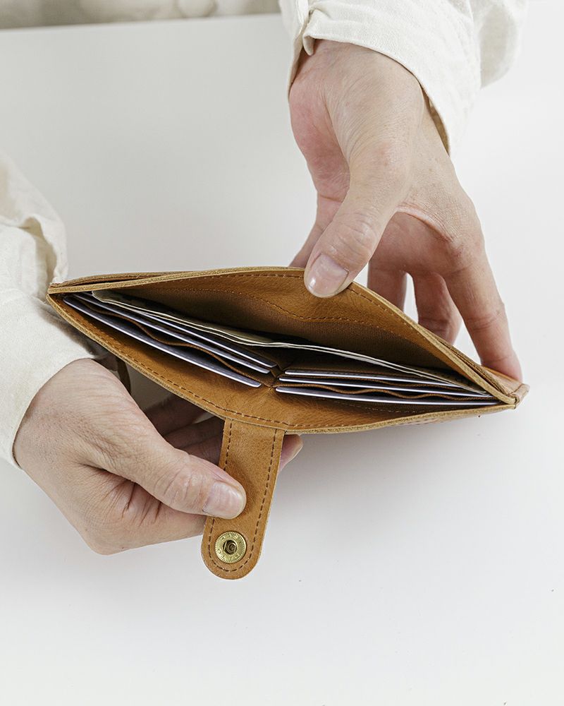 長財布の色：キャラメル