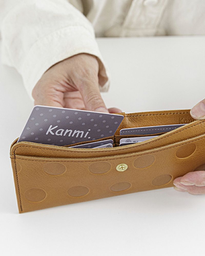 長財布の色：キャラメル