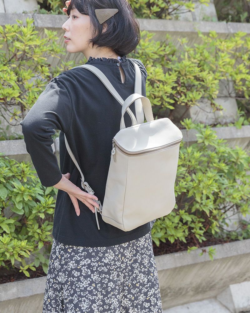 A4が入るのにスリム「All story BOXリュック」 | Kanmi(カンミ A4が入るのにスリム「All story BOXリュック」 | Kanmi(カンミ