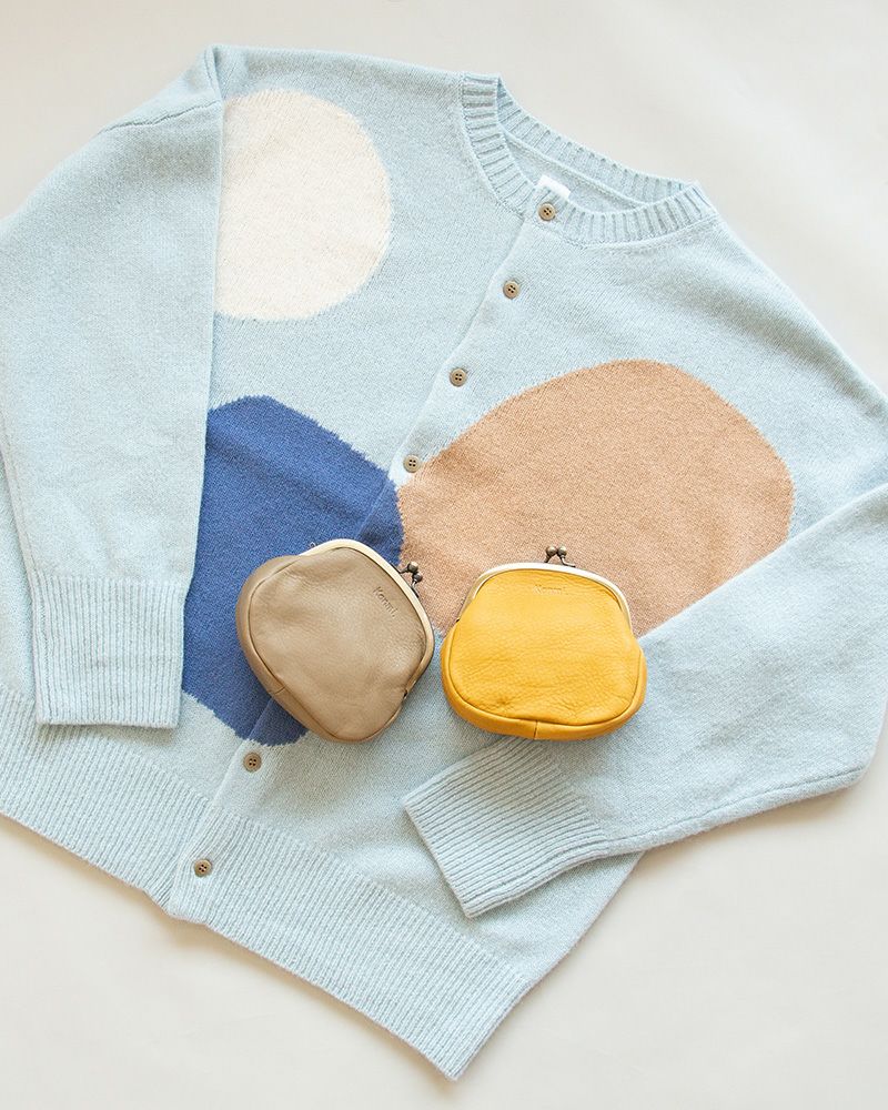 がま口の色：左から　マウスグレー・キャラメル