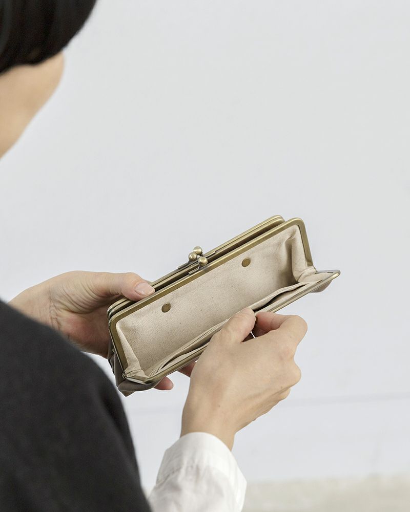 がま口の色：モカグレー