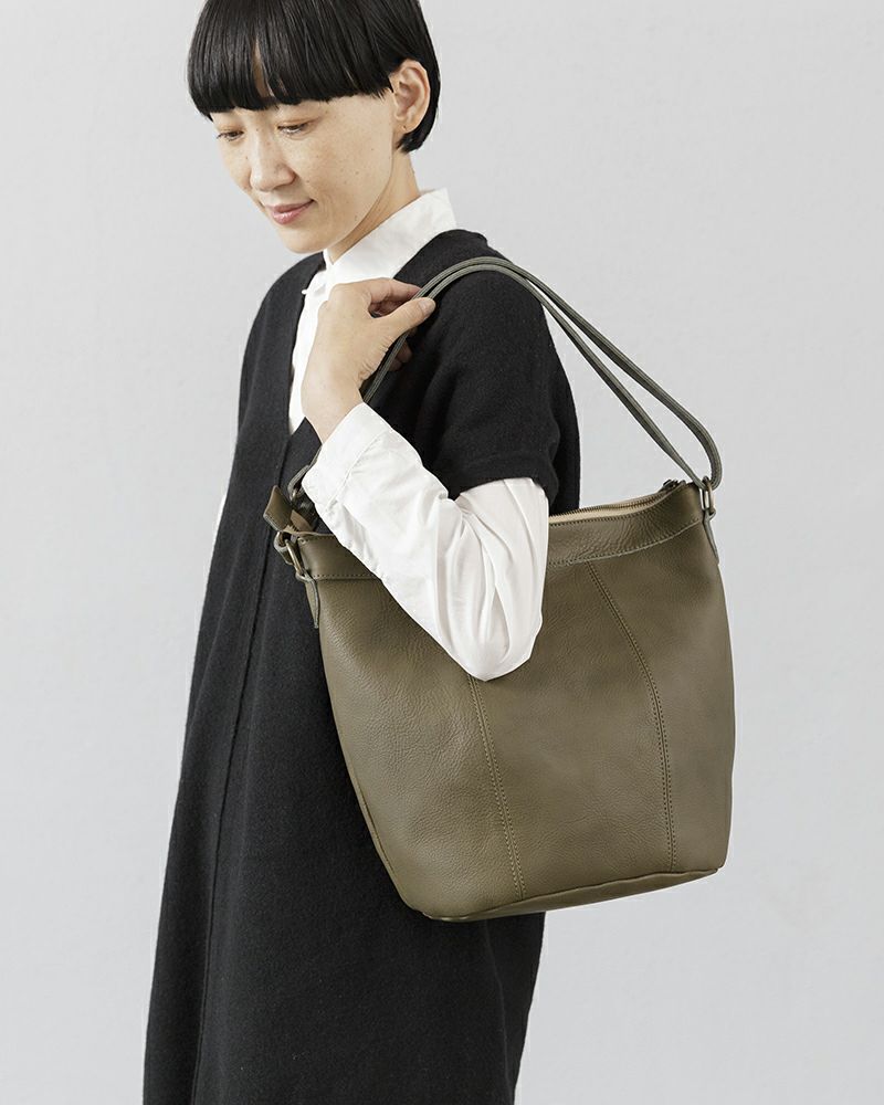 ショルダーバッグの色：グリーン