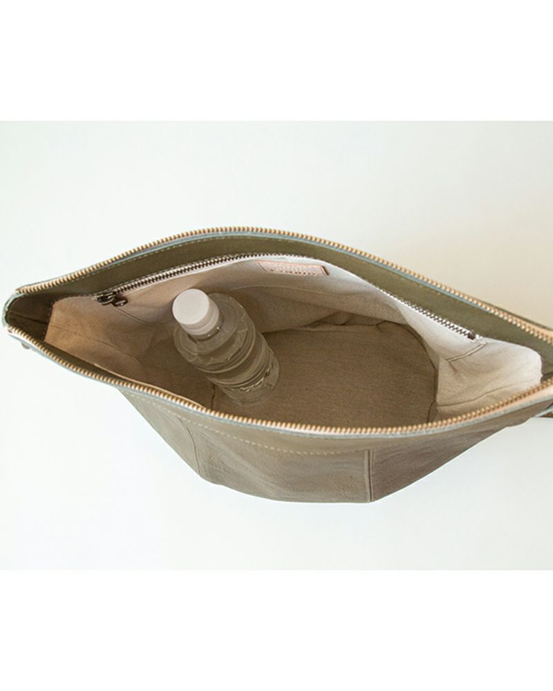 ショルダーバッグの色：グリーン