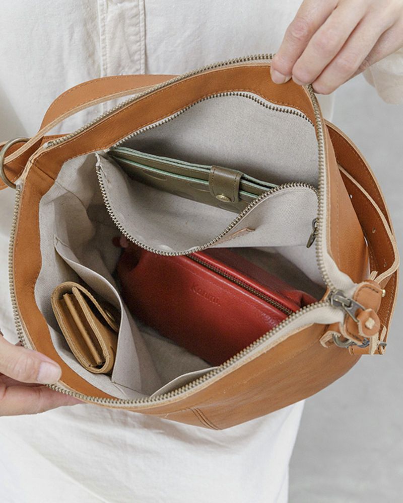 ショルダーバッグの色：キャラメル