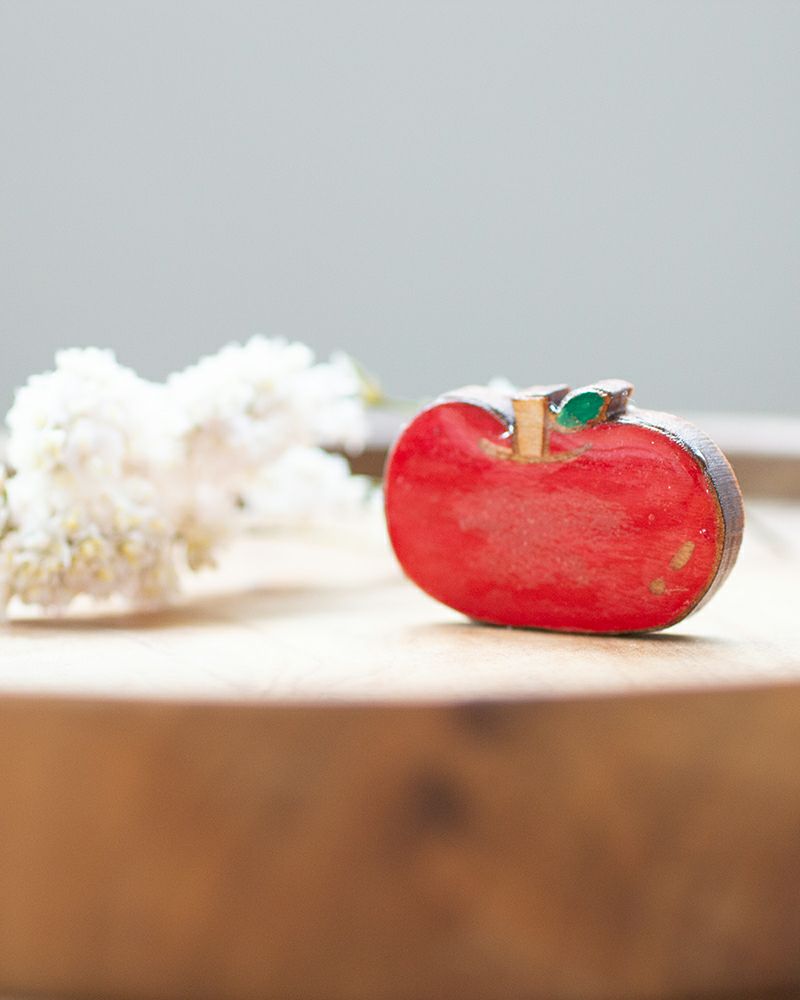 ブローチの種類：リンゴ