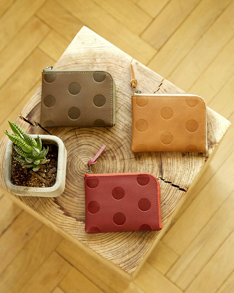 ミニ財布の色：上から　アッシュ グレー・キャラメル・チェリーレッド