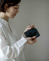 ミニ財布の色：ブラック