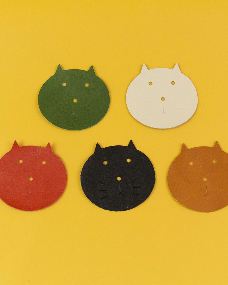 コースターの色：左上から時計回りに　グリーン・バニラ・キャメル・クロ・レッド