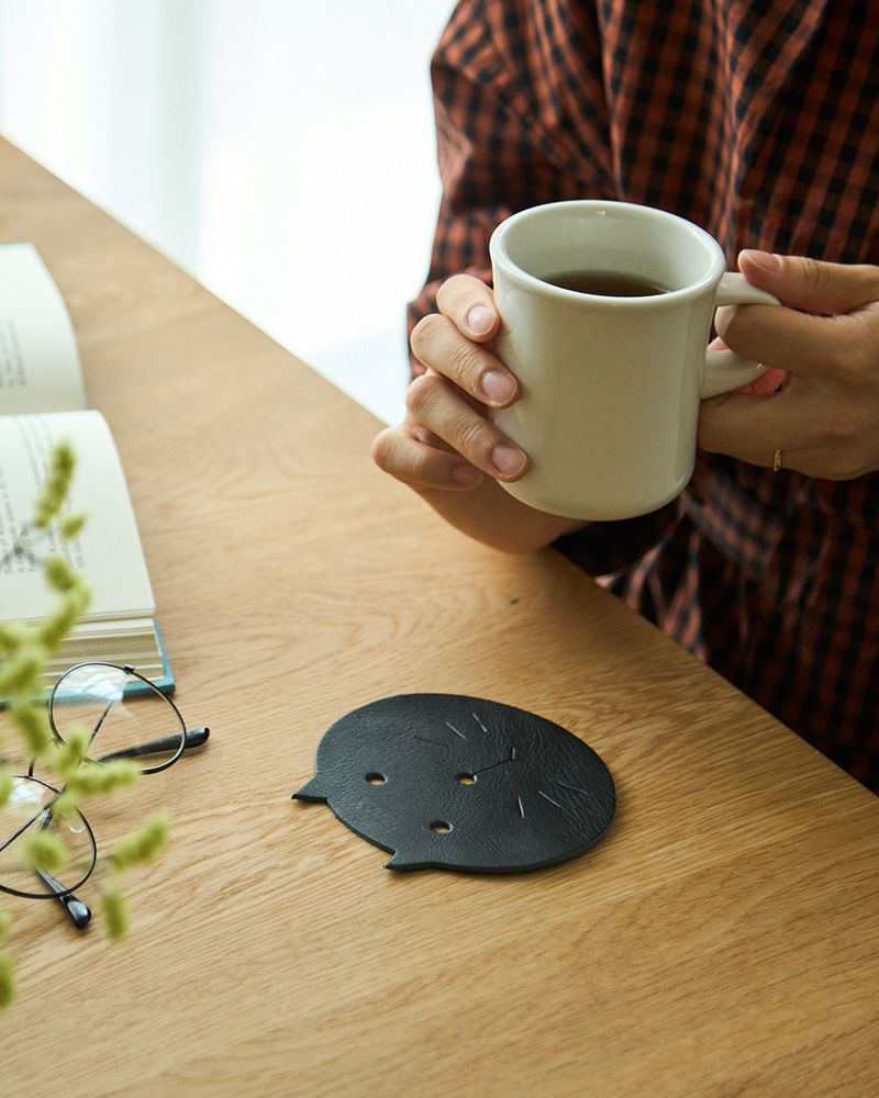 コースターの色：クロ