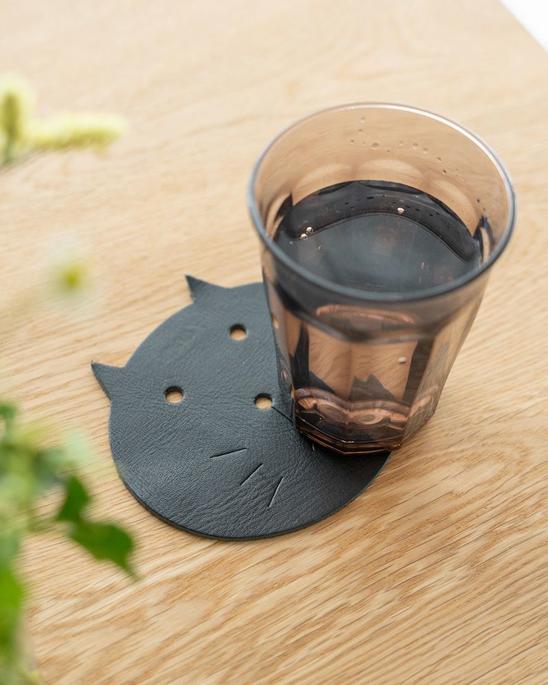 コースターの色：クロ