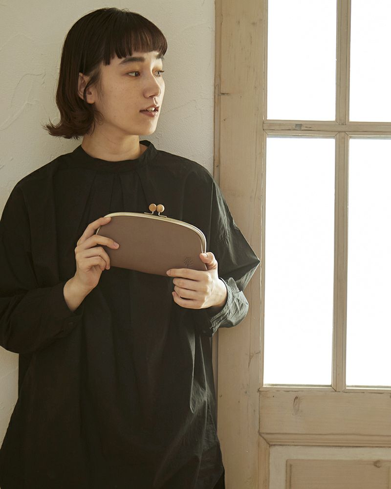 がま口の色：モカグレー