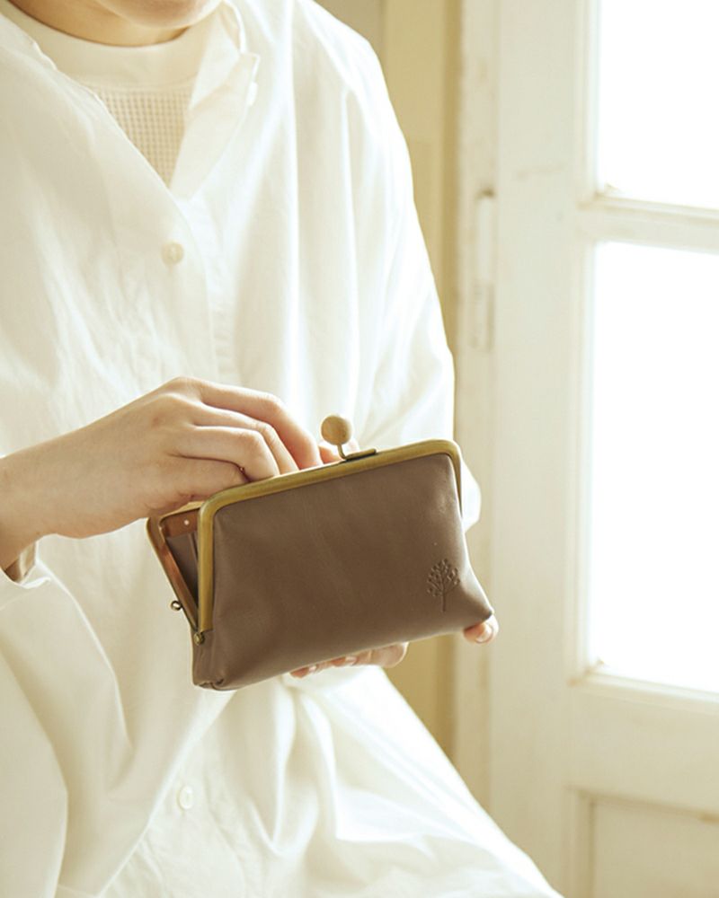 がま口の色：モカグレー