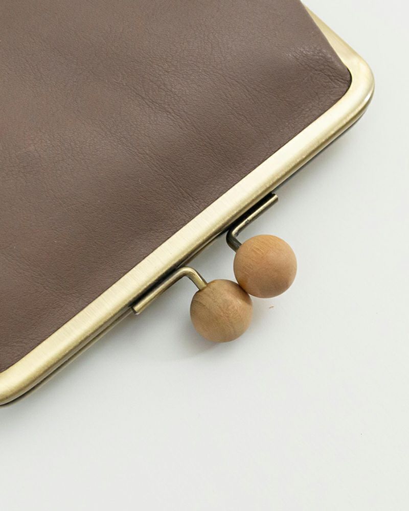 がま口の色：モカグレー