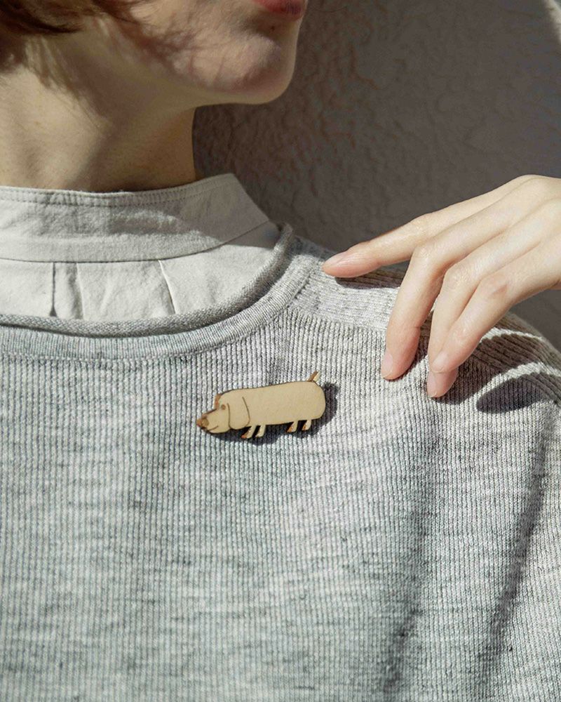 ブローチの種類：ダックス クリーム