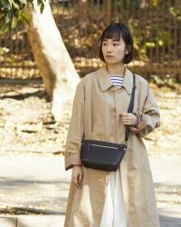 お財布ポシェットの色:ブラック