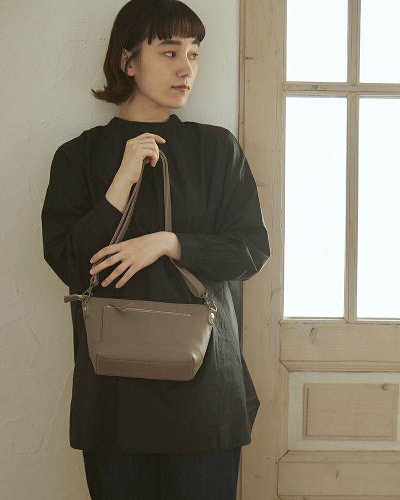 お財布ポシェットの色：ピュアグレー