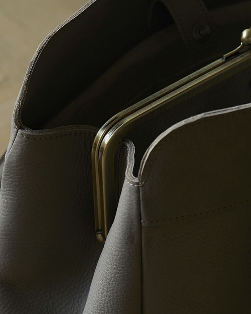 がま口トートの色：ピュアグレー