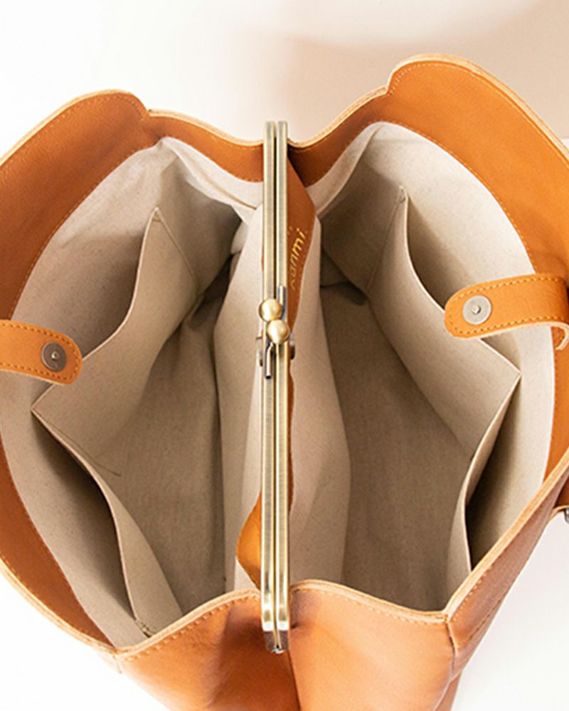 がま口トートの色：キャメル