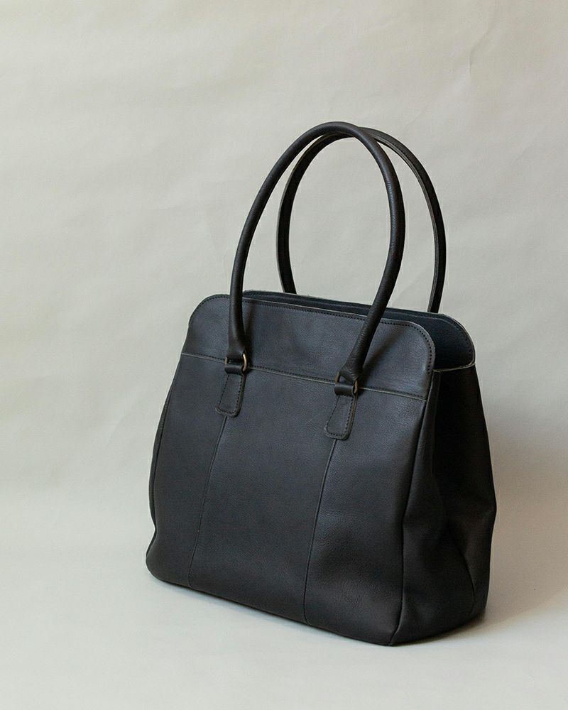 がま口トートの色：クロ