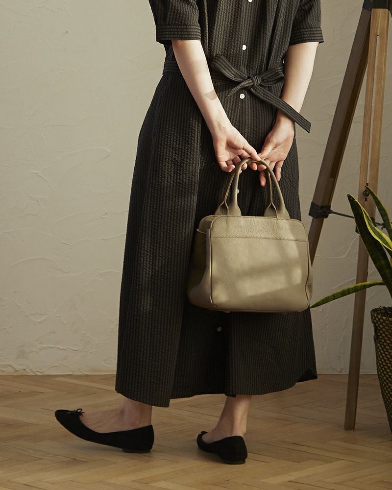 がま口ショルダーの色：ピュアグレー