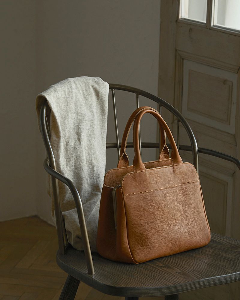 がま口ショルダーの色：キャメル