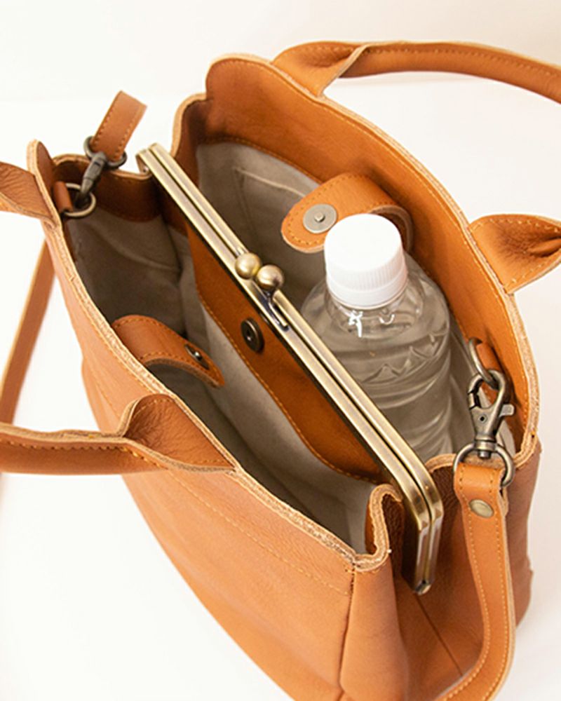 がま口ショルダーの色：キャメル