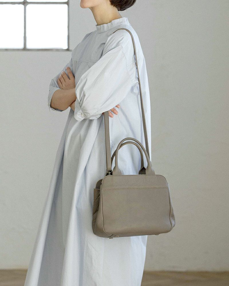 がま口ショルダーの色：ピュアグレー