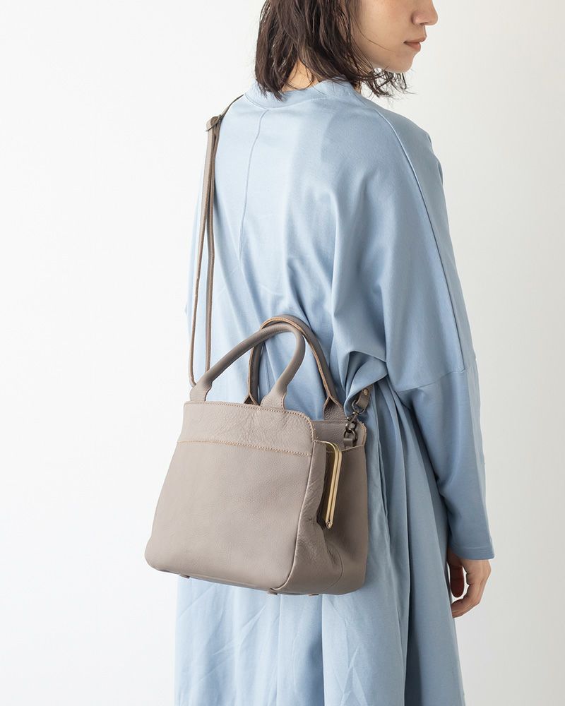 がま口ショルダーの色：ピュアグレー