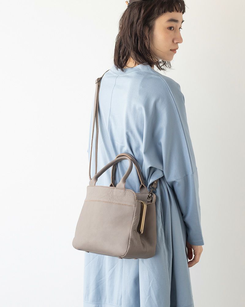 がま口ショルダーの色：ピュアグレー