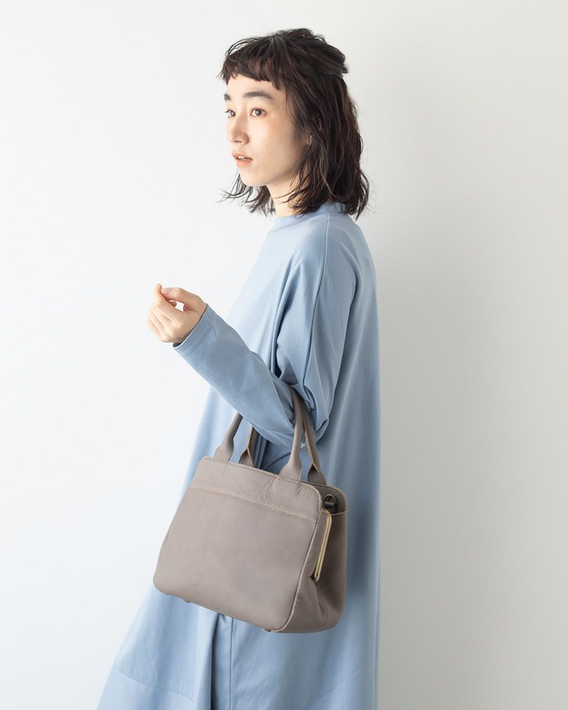 がま口ショルダーの色：ピュアグレー