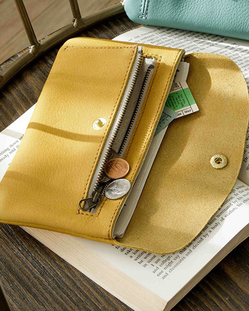 長財布の色：キャラメル